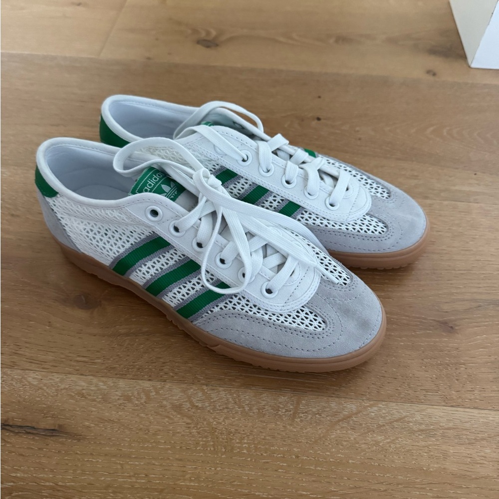 Adidas Women’s Tischtennis Runners 8.5 BN